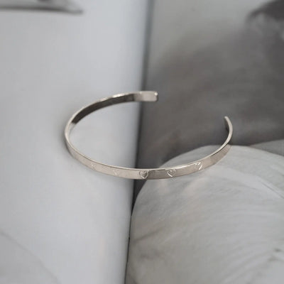 Heart Outline Bracelet Silver | Design