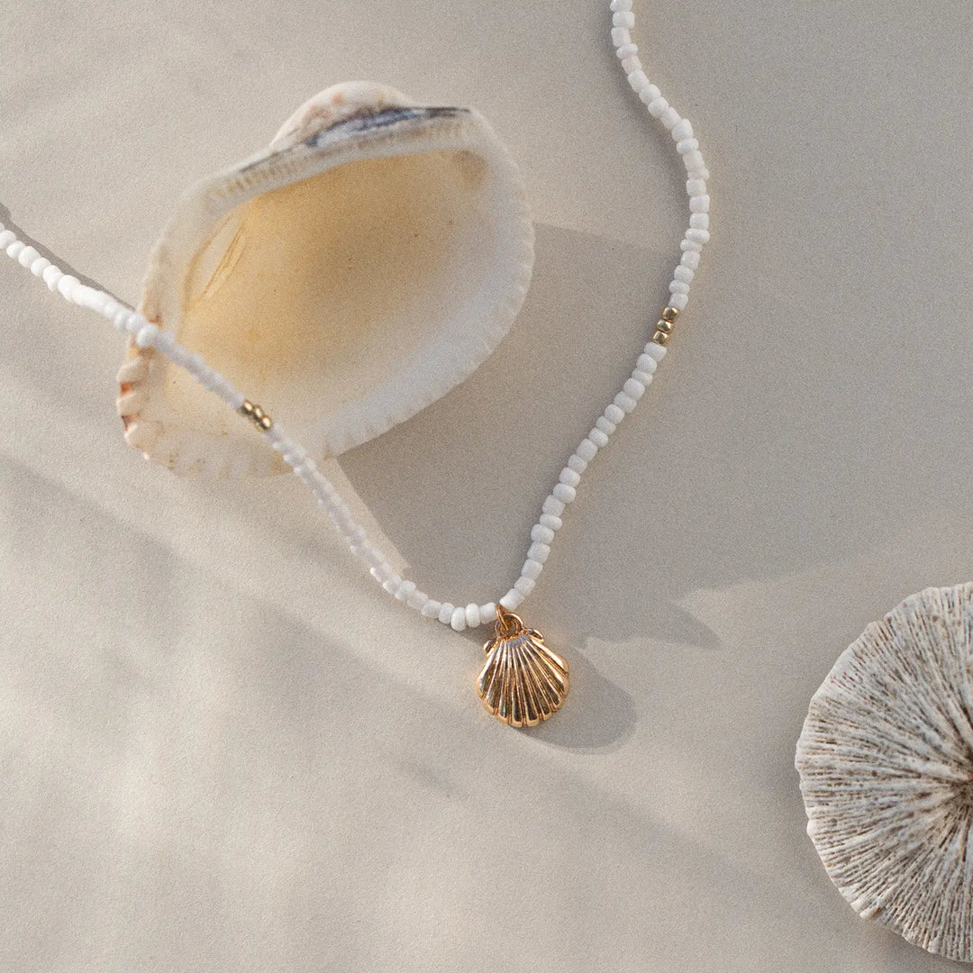 Ellie - Mermaid Shell White Beads Necklace Timi of Sweden